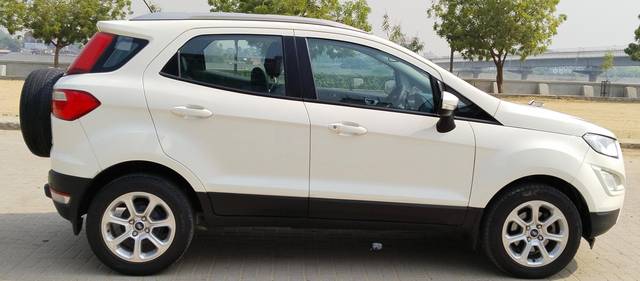 https://images10.gaadi.com/usedcar_image/3665609/original/img2912298__usedcar_9_11461699600003_1699600016.jpg?imwidth=6401
