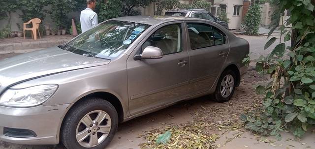 https://images10.gaadi.com/usedcar_image/3665623/original/03__VCC_IMG_1698989665293_1813224_95_1698990111.jpg?imwidth=6401