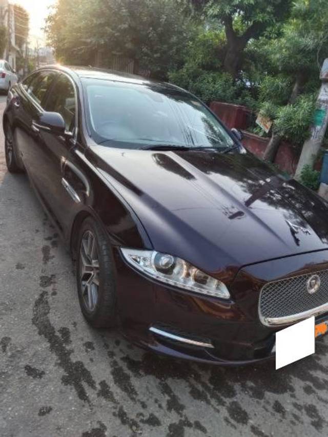 https://images10.gaadi.com/usedcar_image/3665759/original/processed_2bb3f401-607a-4229-be80-b459a8473578.jpg?imwidth=6402