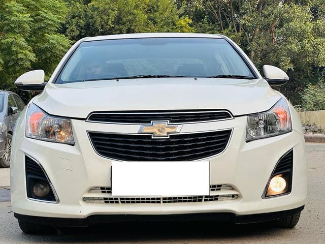 https://images10.gaadi.com/usedcar_image/3665786/original/processed_img2912407__used_car_2912407_1699605982.jpg?imwidth=6402