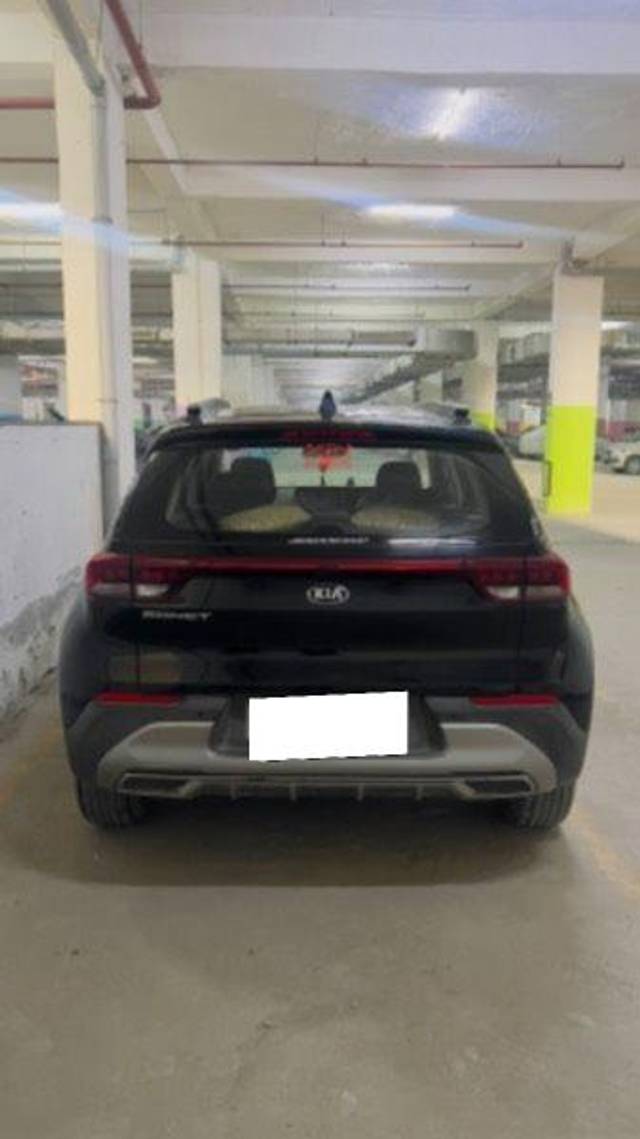 https://images10.gaadi.com/usedcar_image/3665974/original/processed_f2f4aed5-46bf-436c-960e-c0d70b07f755.jpeg?imwidth=6401