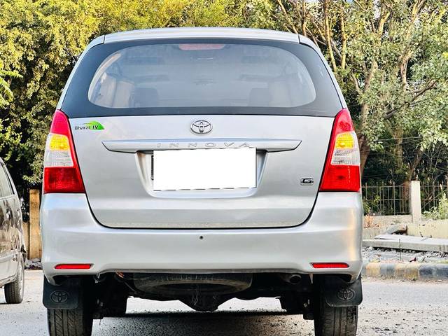 https://images10.gaadi.com/usedcar_image/3666028/original/processed_img2912601__used_car_2912601_1699609043.jpg?imwidth=6401