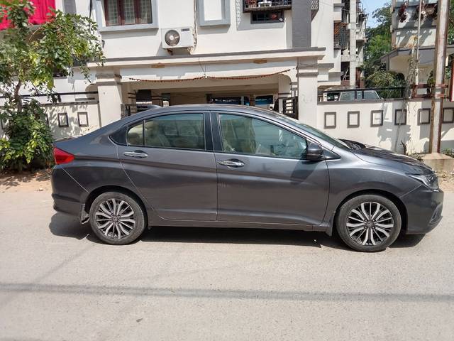 https://images10.gaadi.com/usedcar_image/3666037/original/img2912607__used_car_2912607_1699609289.jpg?imwidth=6401