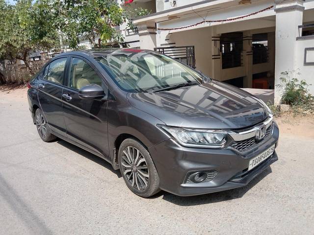 https://images10.gaadi.com/usedcar_image/3666037/original/processed_img2912607__used_car_2912607_1699609299.jpg?imwidth=6400