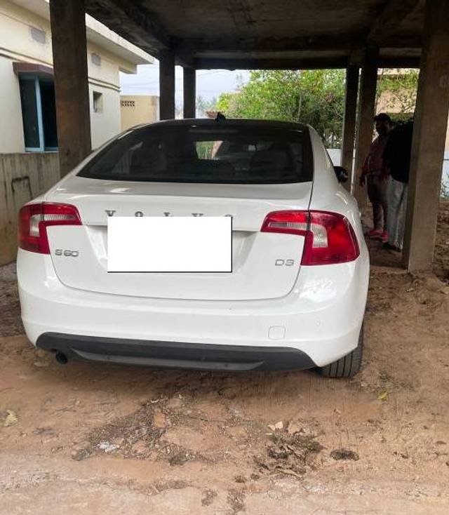 https://images10.gaadi.com/usedcar_image/3666043/original/processed_aab2dccf-3225-4482-a3e6-d19e139cdcc6.jpg?imwidth=6401