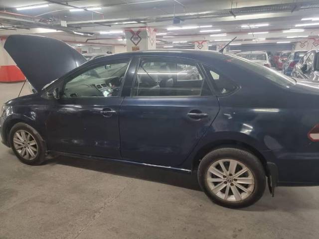 https://images10.gaadi.com/usedcar_image/3666085/original/processed_8bf86b8e-7379-40b9-b84f-8570c5280521.jpg?imwidth=6402