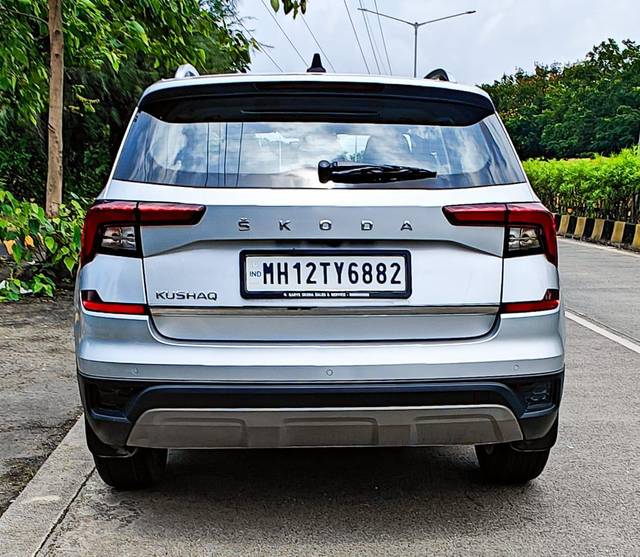 https://images10.gaadi.com/usedcar_image/3666238/original/processed_img2912771__usedcar_img_20230814_wa0101_2912771_1699614342.jpg?imwidth=6402
