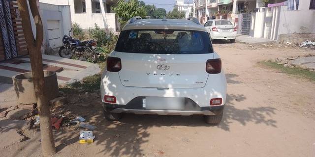 https://images10.gaadi.com/usedcar_image/3666247/original/03__VCC_1813400_96_1699005734.jpg?imwidth=6402