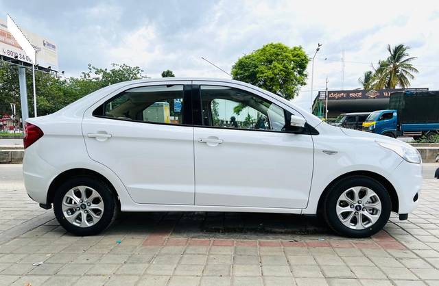 https://images10.gaadi.com/usedcar_image/3666267/original/processed_img2912787__used_car_2912787_1699612896.jpg?imwidth=6401