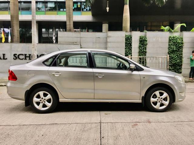https://images10.gaadi.com/usedcar_image/3666298/original/processed_img2912808__usedcar_4_13771699613552_1699613584.jpeg?imwidth=6401