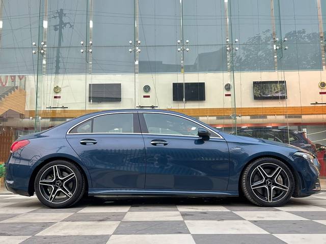 https://images10.gaadi.com/usedcar_image/3666316/original/img2912817__used_car_2912817_1699614481.jpg?imwidth=6401