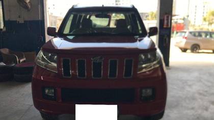 Mahindra TUV 300 T6 Mahindra TUV 300 T6