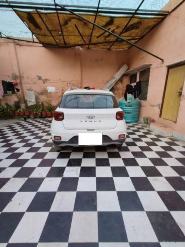 https://images10.gaadi.com/usedcar_image/3666471/original/processed_d04f89ea-85b6-49c8-9edb-e2bd2c4d273c.jpg?imwidth=6401