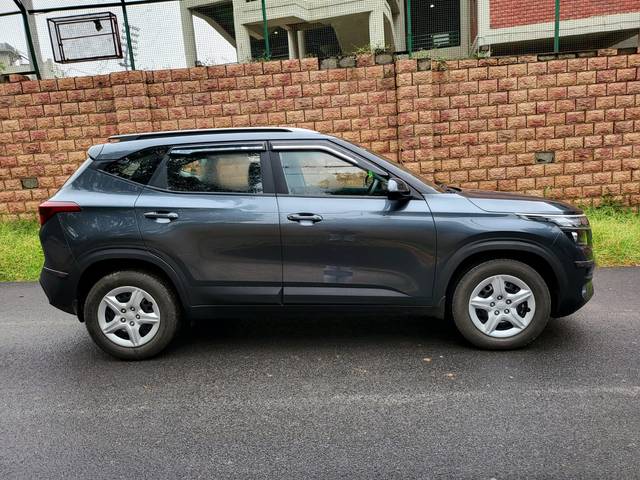https://images10.gaadi.com/usedcar_image/3666508/original/img2912952__used_car_2912952_1699619239.jpg?imwidth=6401