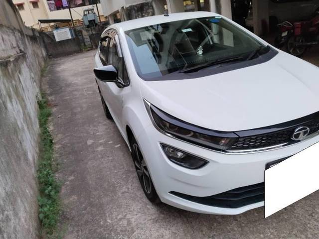 https://images10.gaadi.com/usedcar_image/3666645/original/processed_3ef81fbc-e55c-422f-bb95-5d23250b3cee.jpg?imwidth=6401