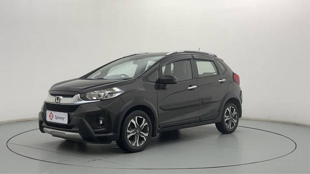 https://images10.gaadi.com/usedcar_image/3666676/original/1nMXxWTdTPm9bWabk1ExUA__file.JPG?imwidth=6400