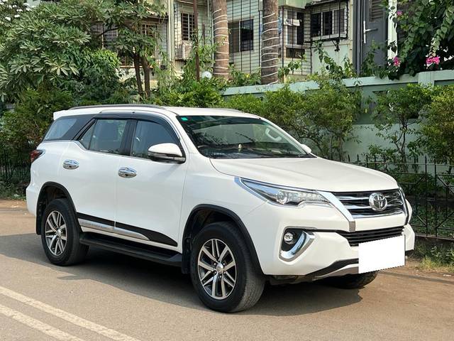 https://images10.gaadi.com/usedcar_image/3666693/original/processed_img2913089__used_car_2913089_1699623145.jpg?imwidth=6400