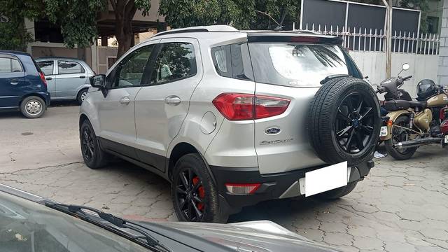 https://images10.gaadi.com/usedcar_image/3666695/original/processed_img2913090__usedcar_16_5701699623130_1699623146.jpeg?imwidth=6401