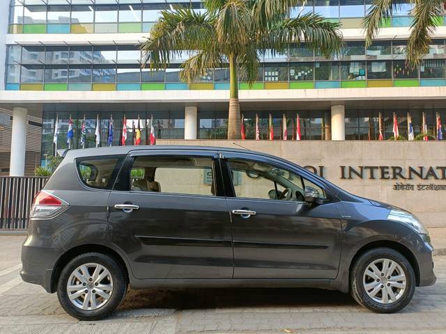 https://images10.gaadi.com/usedcar_image/3666715/original/processed_img2913100__usedcar_5_2913100_1699704866.jpeg?imwidth=6401