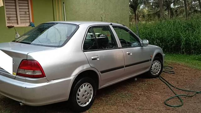 https://images10.gaadi.com/usedcar_image/3666794/original/processed_b01e14e8-4c21-4066-b554-ca1b00bf3169.jpg?imwidth=6401