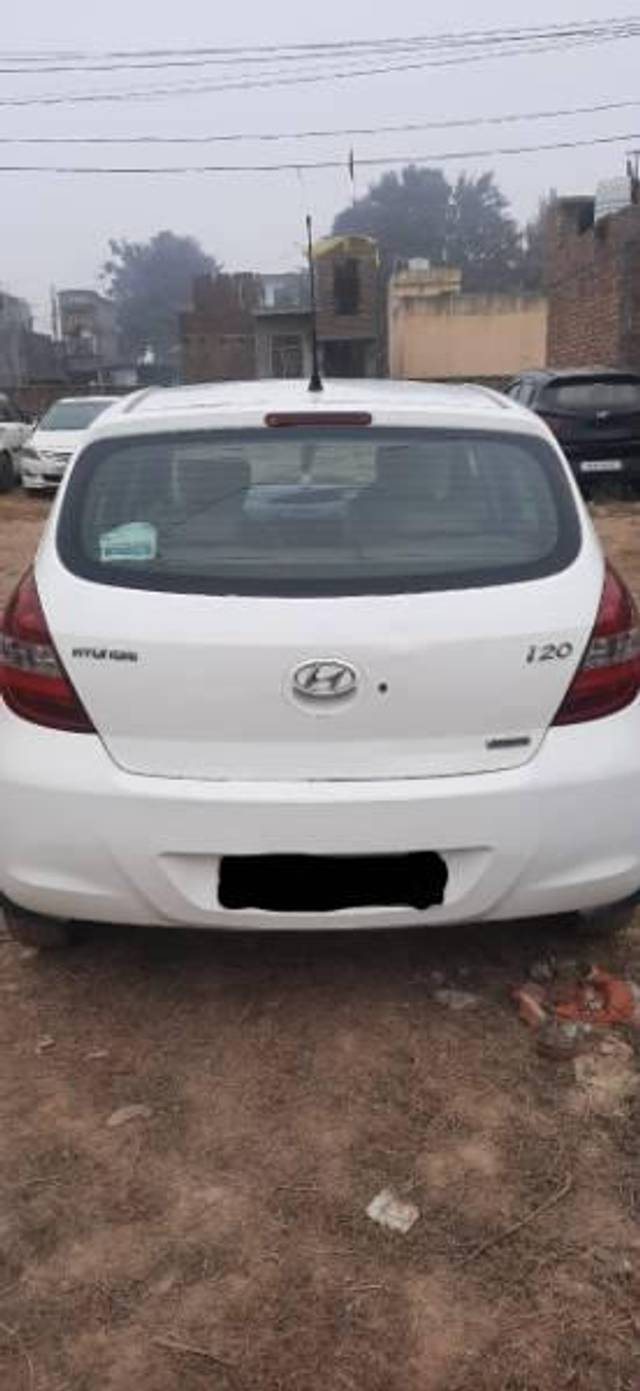 https://images10.gaadi.com/usedcar_image/3666867/original/processed_63a71bbf-6e83-467f-97e5-e9421cf20023.jpg?imwidth=6401