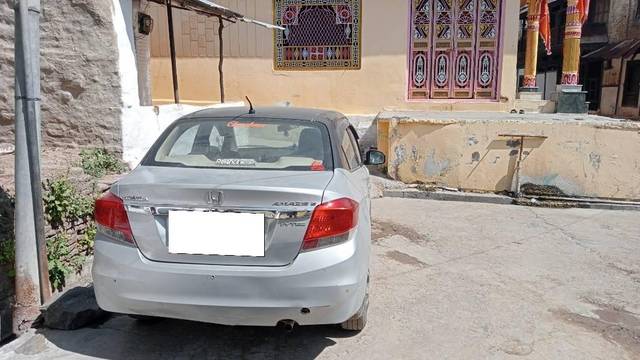 https://images10.gaadi.com/usedcar_image/3667118/original/processed_f9590f22-5322-4187-9995-ca09ce2c8703.jpg?imwidth=6401
