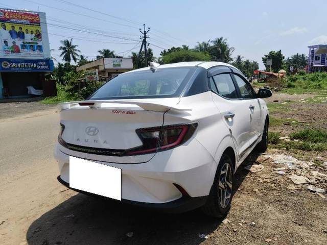 https://images10.gaadi.com/usedcar_image/3667184/original/processed_8933815c-ceee-449d-b8ab-e1b69720cdc0.jpg?imwidth=6402