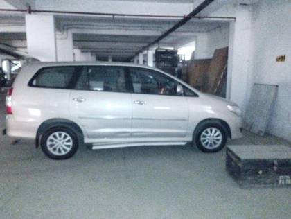 Toyota Innova 2.5 VX (Diesel) 8 Seater BS IV Toyota Innova 2.5 VX (Diesel) 8 Seater BS IV