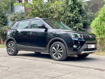 Mahindra XUV300 W8 Option Diesel BSIV Mahindra XUV300 W8 Option Diesel BSIV