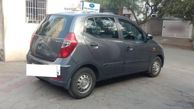https://images10.gaadi.com/usedcar_image/3667512/original/processed_img2913314__usedcar_16_5701699686199_1699686229.jpeg?imwidth=6401