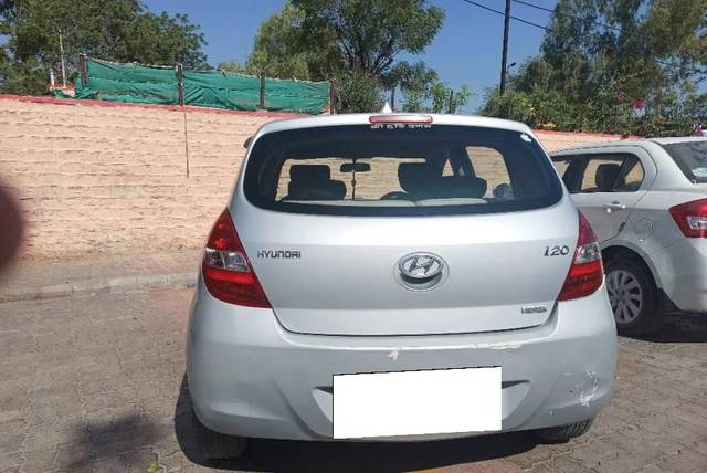 https://images10.gaadi.com/usedcar_image/3667538/original/processed_9737e9ed-61b6-437b-b9cf-2fc1f4b52236.jpg?imwidth=6401