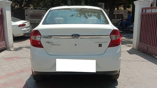 https://images10.gaadi.com/usedcar_image/3667541/original/processed_img2913329__usedcar_15_5701699687182_1699687206.jpeg?imwidth=6402