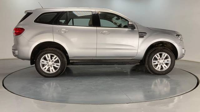 https://images10.gaadi.com/usedcar_image/3667542/original/processed_img2913330__usedcar_e3_276591699686790_1699687077.jpg?imwidth=6401