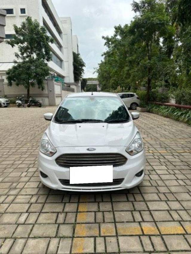 https://images10.gaadi.com/usedcar_image/3667552/original/processed_71394e2f-6e40-445c-b071-52d937bfcdc7.jpeg?imwidth=6402