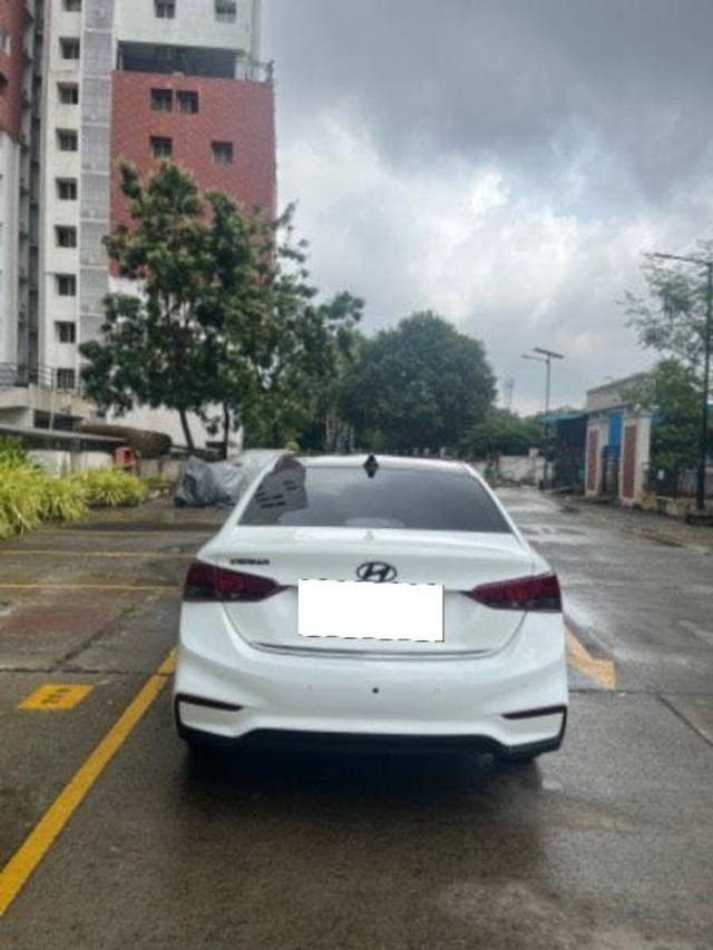 https://images10.gaadi.com/usedcar_image/3667845/original/processed_0197ddda-8b19-4e9a-9fc5-f07a52fbc85d.jpeg?imwidth=6402