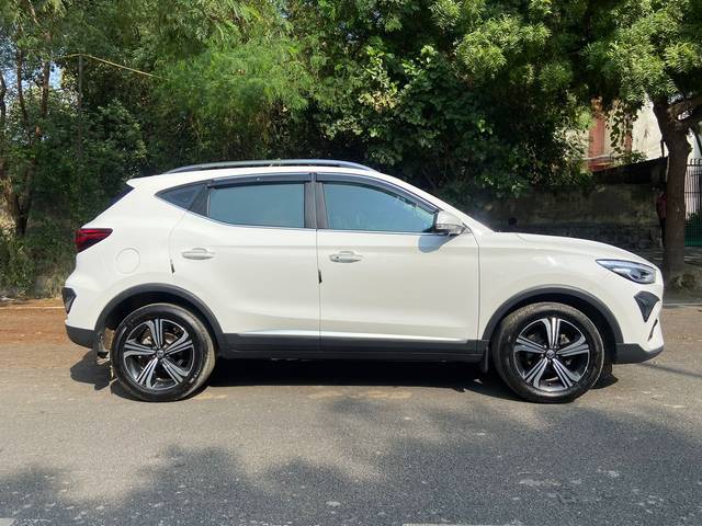 https://images10.gaadi.com/usedcar_image/3667895/original/img2913505__used_car_2913505_1699699124.jpg?imwidth=6401