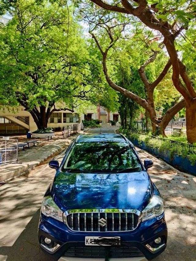 https://images10.gaadi.com/usedcar_image/3668133/original/processed_64ee088b-794d-42d1-b3ba-174f81d32634.jpeg?imwidth=6400