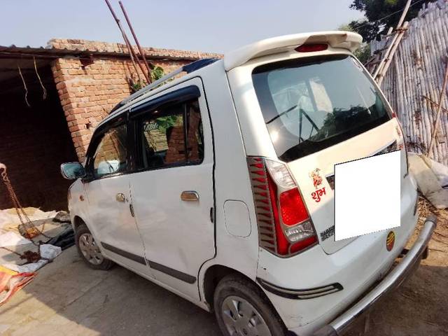 https://images10.gaadi.com/usedcar_image/3668196/original/processed_ac30c9be-fcc9-4dd3-be92-c37270071356.jpg?imwidth=6400