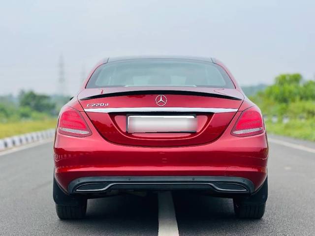 https://images10.gaadi.com/usedcar_image/3668256/original/processed_9ecb528c-92fe-445c-882a-0d4294a9695b.jpg?imwidth=6401