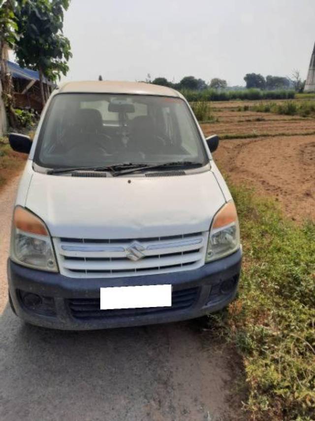 https://images10.gaadi.com/usedcar_image/3668297/original/processed_14df781f-e96b-482f-8956-0d2dd60e39f3.jpg?imwidth=6402