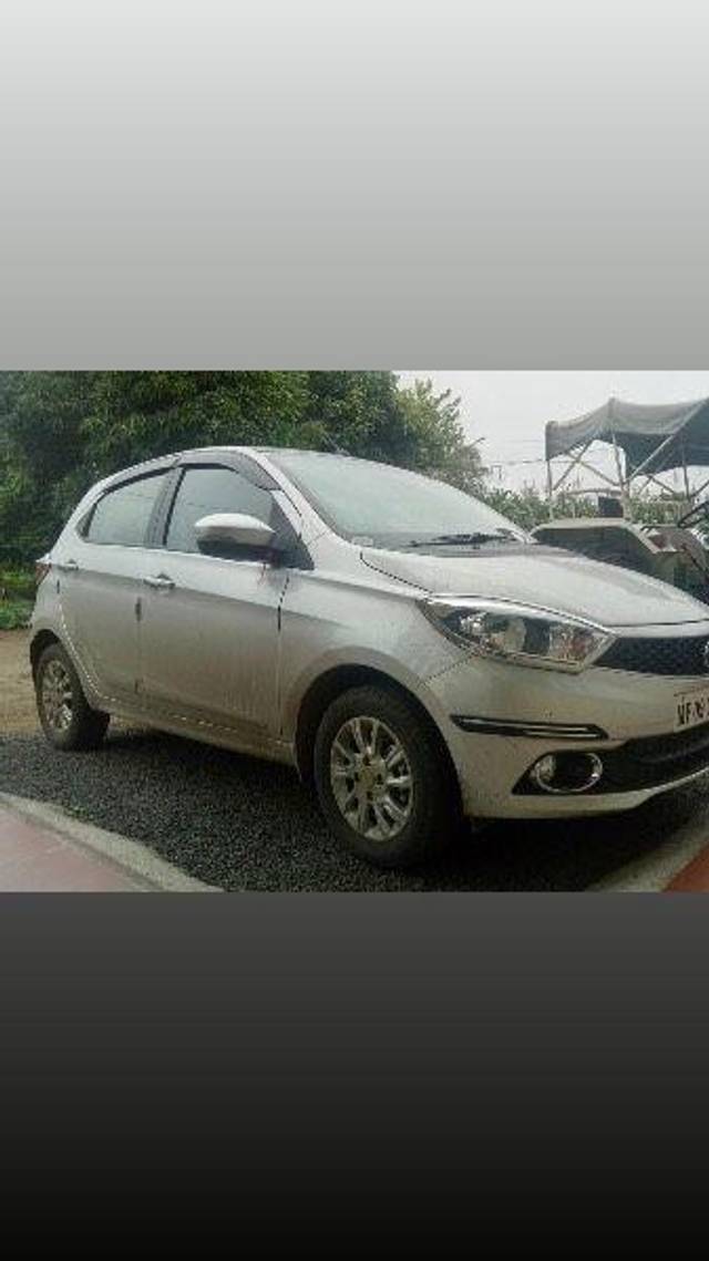 https://images10.gaadi.com/usedcar_image/3668581/original/processed_ff9ddb73-4aaf-46e6-9c3f-74f61f235864.jpeg?imwidth=6400