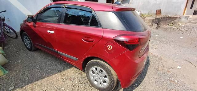 https://images10.gaadi.com/usedcar_image/3668606/original/processed_f9ee27d0-bd19-4eaa-9a66-f2acbd13d821.jpg?imwidth=6402