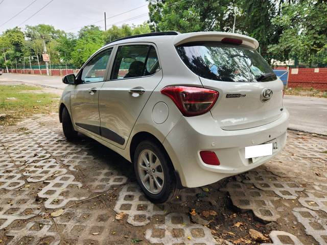 https://images10.gaadi.com/usedcar_image/3668631/original/processed_img2913737__used_car_2913737_1699760513.jpg?imwidth=6401