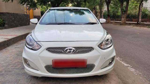 https://images10.gaadi.com/usedcar_image/3668659/original/processed_c4759cc7-147d-4831-b667-d265ffbdf8b5.jpg?imwidth=6400