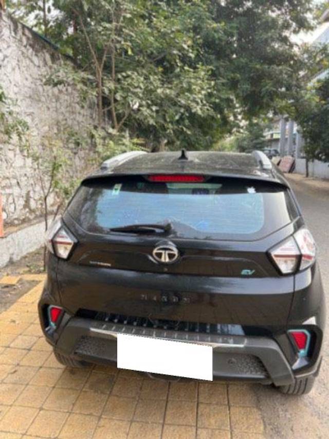 https://images10.gaadi.com/usedcar_image/3668814/original/processed_74c07e15-4bcb-45aa-9a13-8098ea5c48a8.jpeg?imwidth=6402