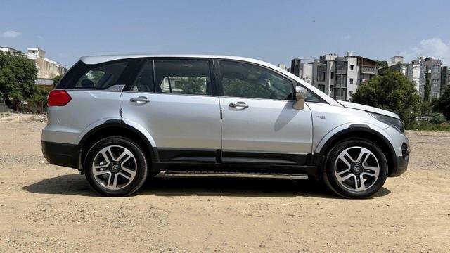 https://images10.gaadi.com/usedcar_image/3668816/original/processed_img2913784__used_car_2913784_1699771924.jpg?imwidth=6401