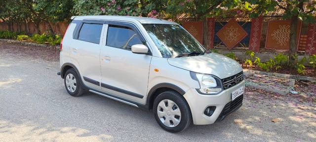 https://images10.gaadi.com/usedcar_image/3668826/original/img2913785__used_car_2913785_1699772255.jpg?imwidth=6400