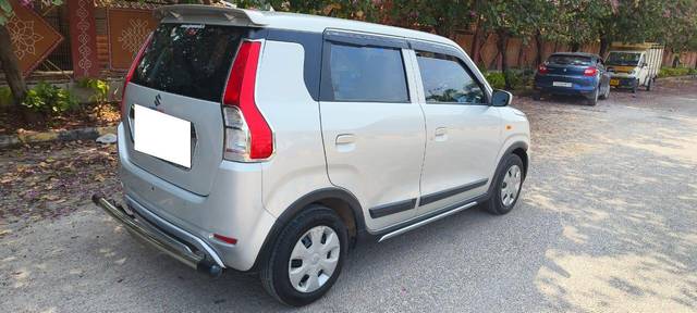 https://images10.gaadi.com/usedcar_image/3668826/original/processed_img2913785__used_car_2913785_1699772271.jpg?imwidth=6402