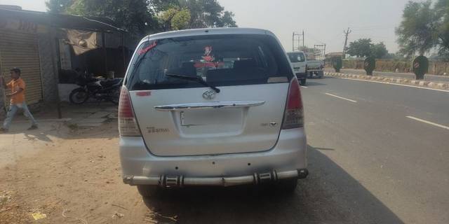 https://images10.gaadi.com/usedcar_image/3668970/original/05__VCC_1814813_96_1699170257.jpg?imwidth=6402