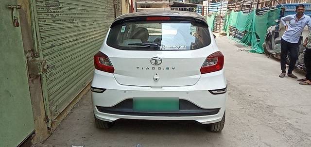 https://images10.gaadi.com/usedcar_image/3669023/original/05__VCC_1814829_96_1699174661.jpg?imwidth=6402